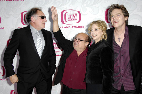 Judd Hirsch, Danny Devito, Carol Kane, Jeff Conaway In Attendance For 5Th Annual Tv Land Awards, Barker Hangar, Santa Barbara, Ca, April 14, 2007. Photo By Michael GermanaEverett Collection Celebrity - Item # VAREVC0714APAGM112
