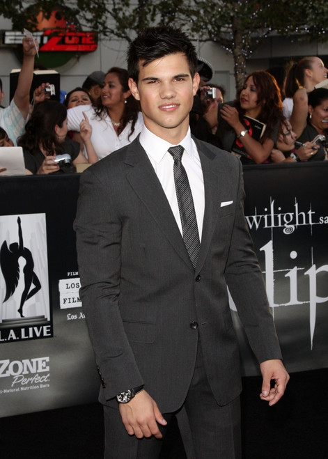 Taylor Lautner At Arrivals For The Twilight Saga Eclipse Premiere, Nokia Theatre L.A. Live, Los Angeles, Ca June 24, 2010. Photo By Adam OrchonEverett Collection Celebrity - Item # VAREVC1024JNBDH042