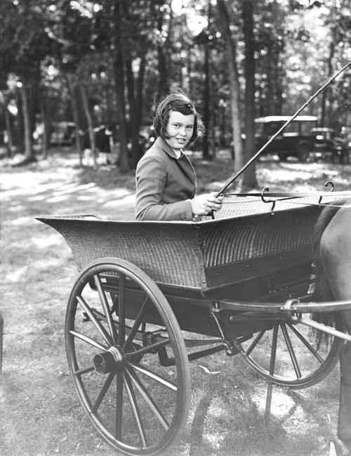 Gloria Vanderbilt At A Horse Show In Long Island History - Item # VAREVCPBDGLVACS002