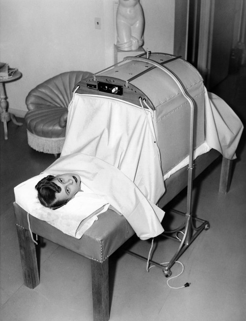 Helena Rubenstein Fifth Avenue Salon. Hair Treatment Is Followed By Massage. First History - Item # VAREVCCSUA001CS395