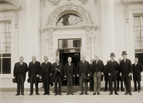 U.S. Supreme Court In 1924 Posing At The White House. Left To Right Mcreynolds History - Item # VAREVCHISL007EC676