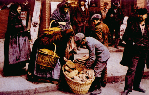 Italian Immigrants Selling Bread On The Streets Of Manhattan History - Item # VAREVCS4DNEYOEC024