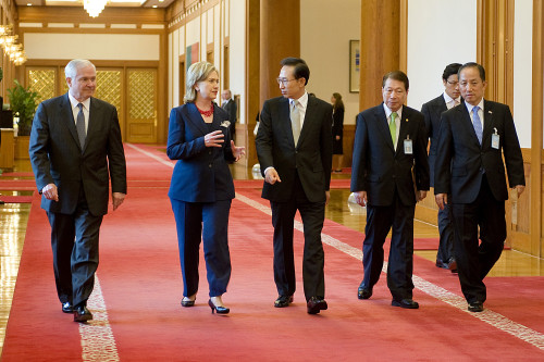 Robert Gates Hillary Clinton South Korean President Lee Myung-Bak South Korean Foreign Minister Yu Myung-Hwan And South Korean Defense Minister Kim Tae-Young In The Presidential House In Seoul South Korea. July 21 2010. - Item # VAREVCHISL028EC046