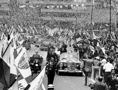 President John Kennedy Welcomed In Mexico City. Crowds Lined The Motorcade Route History - Item # VAREVCCSUA001CS269