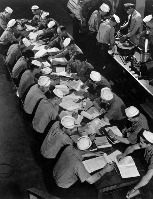Seamen In The Diesel Lab At Submarine Training School History - Item # VAREVCHISL036EC345