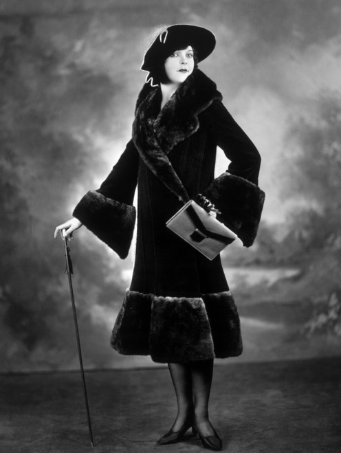 Woman Modeling A Lorna Dunn Fur Coat History - Item # VAREVCH4DFASHEC073