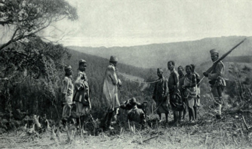 World War 1 In Africa. German Askari Soldiers With A Chain Gang Of Re-Captured German Askari Deserters In East Africa. Over Half Of The German African Soldiers Were Askaris . Va. 1916-17. History - Item # VAREVCHISL044EC041