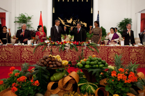 President Barack Obama Offers A Toast During The State Dinner Hosted By President Susilo Bambang Yudhoyono At The Istana Negara State Palace In Jakarta Indonesia Nov. 9 2010. History - Item # VAREVCHISL025EC057 President Barack Obama Offers A Toast During The State Dinner Hosted By President Susilo Bambang Yudhoyono At The Istana Negara State Palace In Jakarta Indonesia Nov. 9 2010. History - Item # VAREVCHISL025EC057