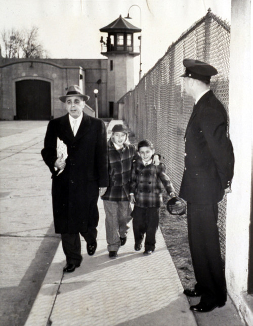 Michael & Robert Rosenberg Visit Their Parents In Sing Sing With Emmanuel Bloch History - Item # VAREVCPBDROSECS005
