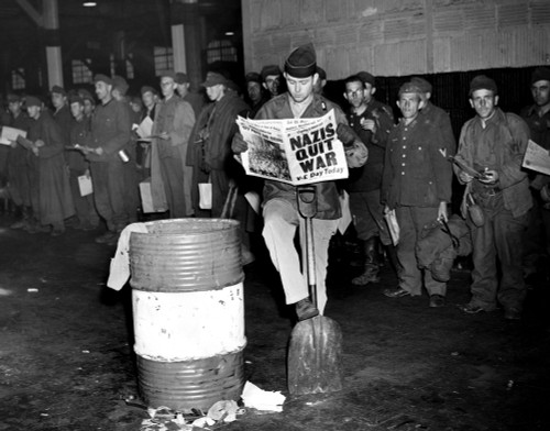 German Prisoners Of War In New York On The Day Germany Surrendered History - Item # VAREVCHBDWOWACS015