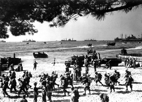 D-Day History - Item # VAREVCHBDDDAYCS005