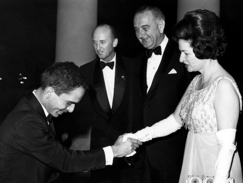 King Hussein Of Jordan Bows As He Is Greeted At The White House By Augier Biddle Duke History - Item # VAREVCPBDLYJOCS029