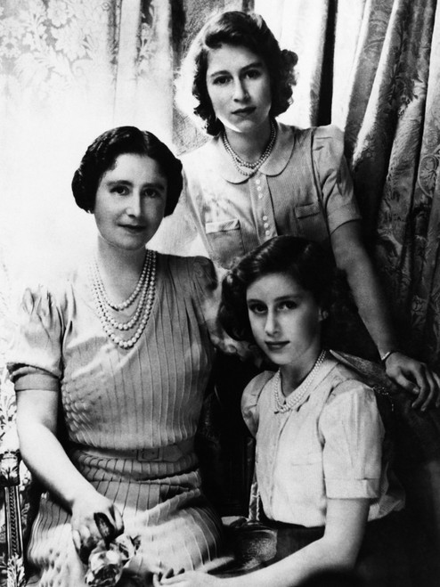 British Royal Family. From Left British Queen Elizabeth History - Item # VAREVCPBDQUELEC092