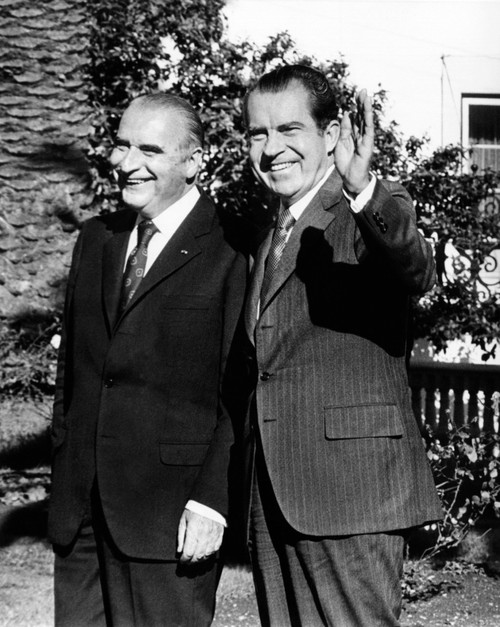 Presidents Richard Nixon And Georges Pompidou Of France Meeting At Angra Do Heroismo History - Item # VAREVCCSUA000CS538