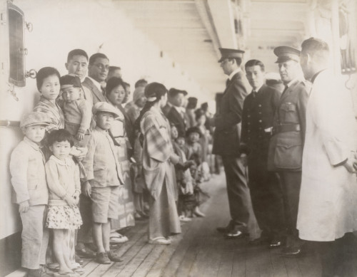 Immigration Officials Examining Japanese Passengers Aboard The Ship Shimyo Maru History - Item # VAREVCHISL040EC618