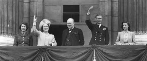 British Royal Family Waves To Crowds On Victory In Europe Day History - Item # VAREVCHISL038EC602