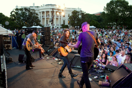 Brandi Carlile And Her Band Perform For Military Families During The Fourth Of July Holiday Celebration On The South Lawn Of The White House July 4 2010. History - Item # VAREVCHISL026EC018