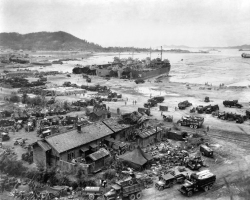 Four Lst'S Unload Men And Equipment On 'Red Beach' At Inchon History - Item # VAREVCHISL038EC280