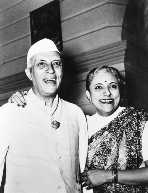 Jawaharlal Nehru With His Youngest Sister History - Item # VAREVCCSUB002CS216