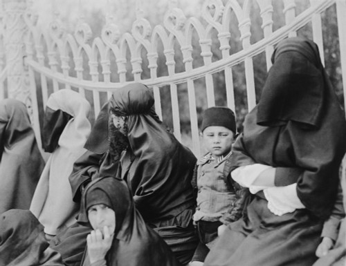 Veiled Islamic Women In Constantinople In 1919. In The 1920S History - Item # VAREVCHISL044EC128