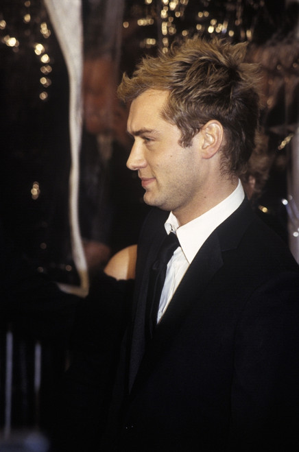 Jude Law At Premiere Of Cold Mountain, Ny 1292003, By John Naughton Celebrity - Item # VAREVCPCDJULAJM001
