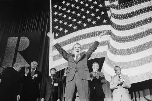 President Richard Nixon Making His Signature 'V' Gesture At National Association Of Realtors Convention In Washington D.C. Nov. 15 1973. History - Item # VAREVCHISL032EC146