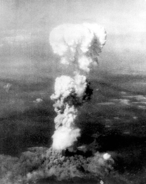 Atomic Bomb. A Mushroom Cloud Rises More Than 20 History - Item # VAREVCHCDLCGAEC216