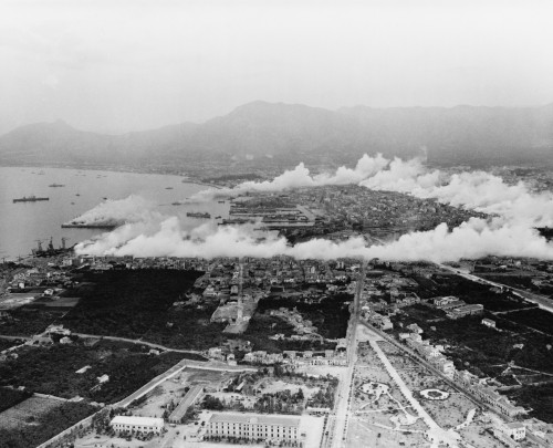 Chemical Warfare Branch Of The U.S. Army Covered Palermo With A Protective Smokescreen. Sept. 27 History - Item # VAREVCHISL037EC924