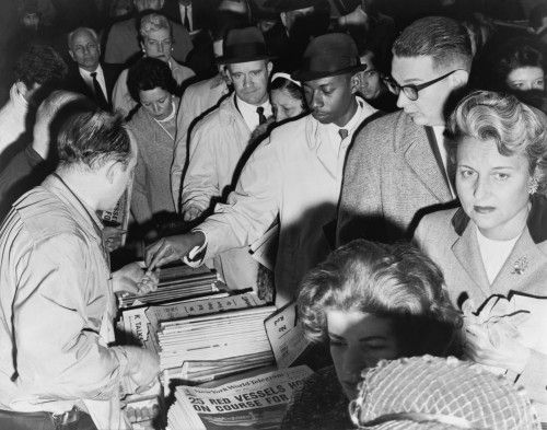 Anxious New Yorkers Buying Newspapers During The Cuban Missile Crisis. October 1962. History - Item # VAREVCHISL033EC866