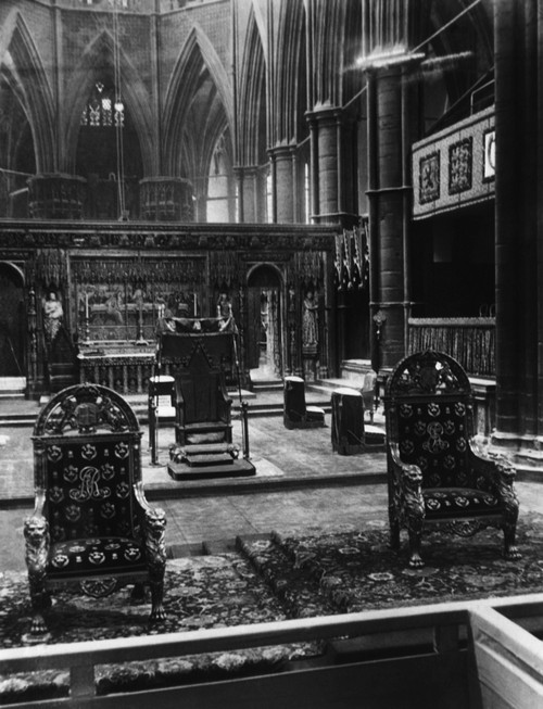 British Royalty. Coronation Chairs Of British Royalty History - Item # VAREVCHBDLONDEC011