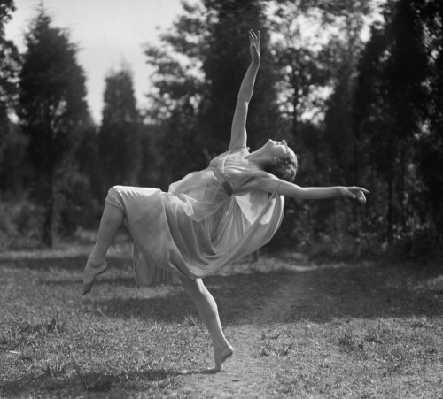 Russian Dancer Desiree Lubowska Of The National American Ballet Performs Outdoors History - Item # VAREVCHISL045EC703