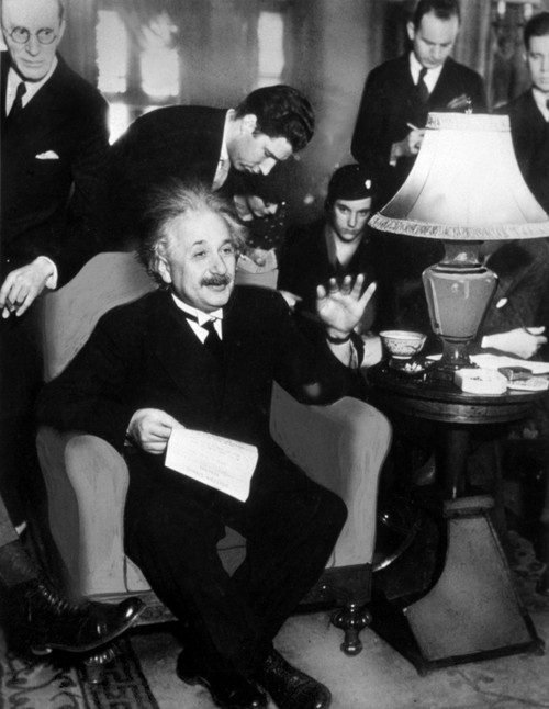 Albert Einstein History - Item # VAREVCPBDALEICS002