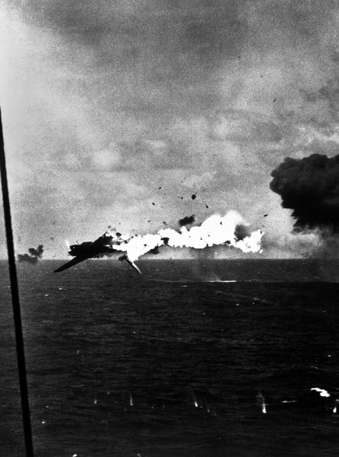 Japanese Bomber Explodes After Direct Hit By 5 Inch Shell From Uss Yorktown History - Item # VAREVCHISL036EC771