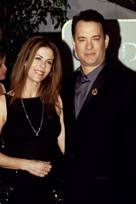 Rita Wilson With Husband Tom Hanks At The 1999 Golden Globes Celebrity - Item # VAREVCPSDTOHAHR011