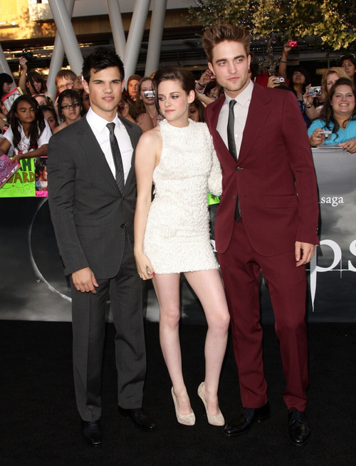Taylor Lautner, Kristen Stewart, Robert Pattinson At Arrivals For The Twilight Saga Eclipse Premiere, Nokia Theatre L.A. Live, Los Angeles, Ca June 24, 2010. Photo By Adam OrchonEverett Collection Celebrity - Item # VAREVC1024JNBDH018