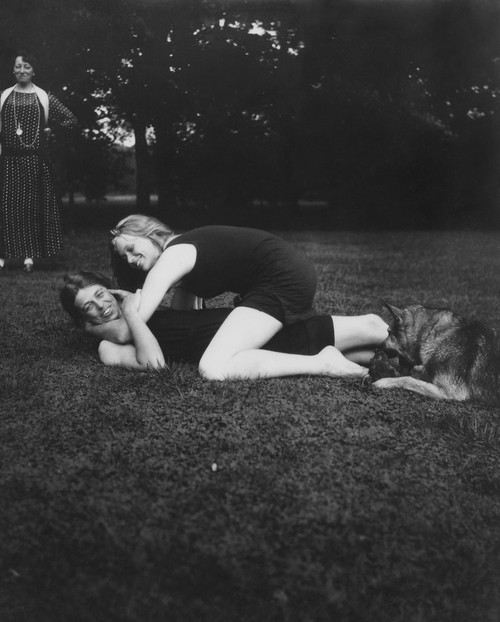 Eleanor Roosevelt And Her 19 Year Old Daughter Anna Playing At Hyde Park. July 1925. History - Item # VAREVCHISL035EC496