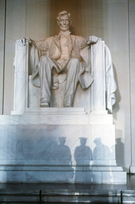 Statue At The Lincoln Memorial Looms Over Shadows Cast By The Joint Service Honor Guard Rehearsing For The Inauguration Of George H.W. Bush As 41St Us President. Jan 18 1989. History - Item # VAREVCHISL028EC112