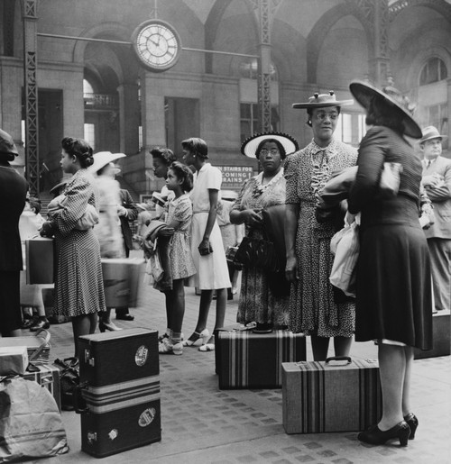 Stylishly Dressed African American Women At New York City'S Pennsylvania Station. August 1942. History - Item # VAREVCHISL033EC125