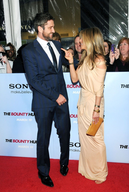 Gerard Butler, Jennifer Aniston At Arrivals For The Bounty Hunter Premiere, The Ziegfeld Theatre, New York, Ny March 16, 2010. Photo By Desiree NavarroEverett Collection Celebrity - Item # VAREVC1016MRFNZ031