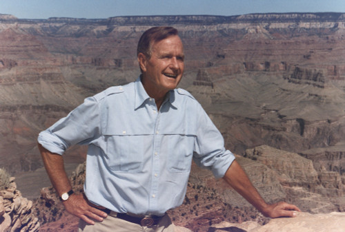 President Bush Hiking On The Kaibab Trail At The Grand Canyon In Arizona. 1991. History - Item # VAREVCHISL023EC230