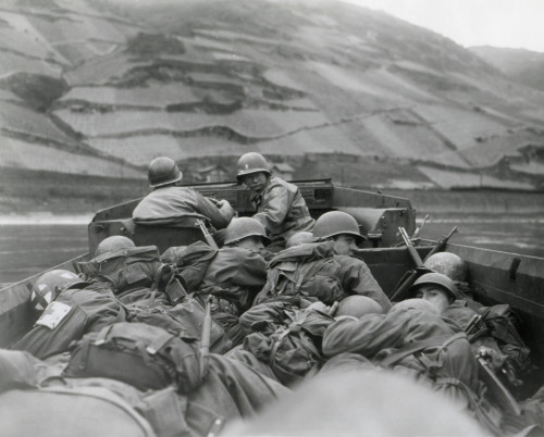 American Soldiers Make Crossing Rhine At Oberwesel History - Item # VAREVCHISL037EC750
