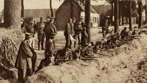 World War 1. Belgian Soldiers Resisting The German Invasion On The River Nethe. They Slowed The German Advance History - Item # VAREVCHISL034EC826