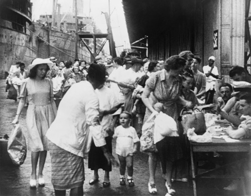 British Colonial Women And Children Evacuated From Singapore Shortly Before The Japanese Invasion. World War 2 History - Item # VAREVCHISL037EC063