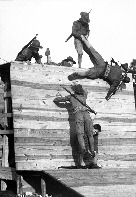 Soldiers Scaling A Wall During Basic Training Camp Wadsworth History - Item # VAREVCHISL034EC502