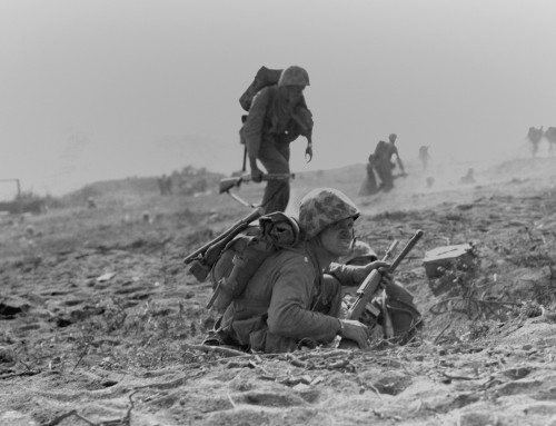 Marines Advancing To Inland Iwo Jima History - Item # VAREVCHISL036EC748