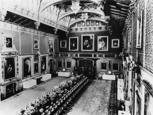 British Royalty. Banquet Hall Of Buckingham Palace History - Item # VAREVCHBDLONDEC007