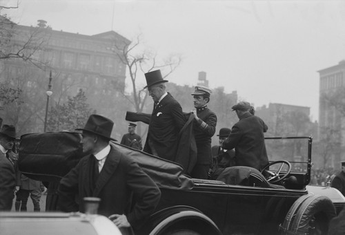 President Woodrow Wilson Assisted By His Personal Physician History - Item # VAREVCHISL043EC660