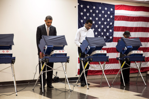 President Obama Votes At Martin Luther King Jr. Community Center In Chicago History - Item # VAREVCHISL040EC156