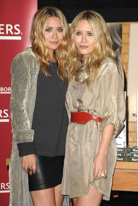Ashley Olsen, Mary-Kate Olsen At In-Store Appearance For Influence Book Signing With Mary-Kate And Ashley Olsen, Borders Bookstore, Los Angeles, Ca, November 12, 2008. Photo By Dee CerconeEverett Collection Celebrity - Item # VAREVC0812NVBDX004
