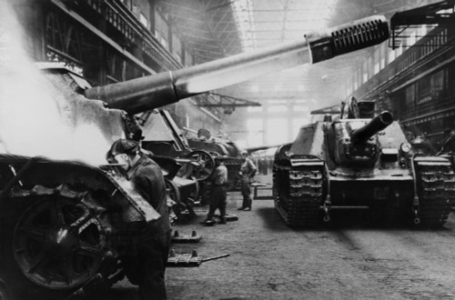 Soviets Assembling Tanks At A Soviet Plant In The Urals. The Factory Maintained Day And Night Schedules During World War 2. History - Item # VAREVCHISL037EC727